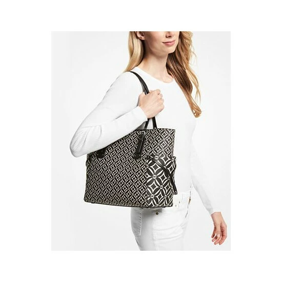 Flash Sale 🤩 Michael Kors Voyager East West Tote Black/light Cream 👏 - Image 3